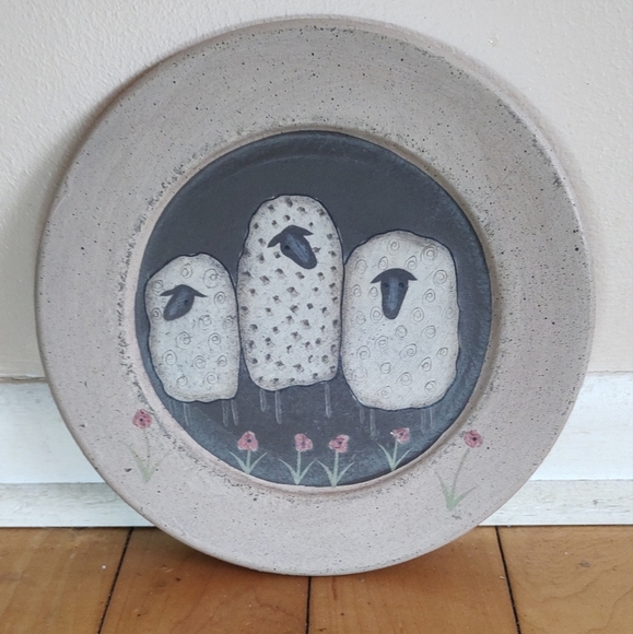 Donna White Charming Wooden Painted Sheep Art Plate - Gray and Cream - Picture 1 of 5